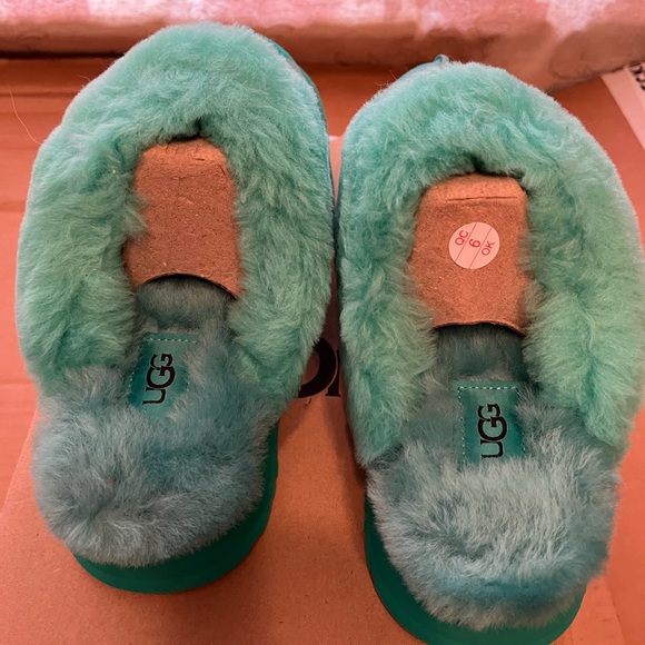 Uggs disquette scattered graphic emerald green size 7 - Picture 2 of 5
